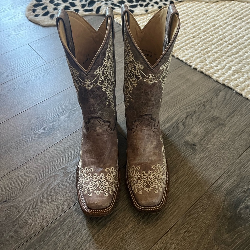 Corral embroidered square toe western boots